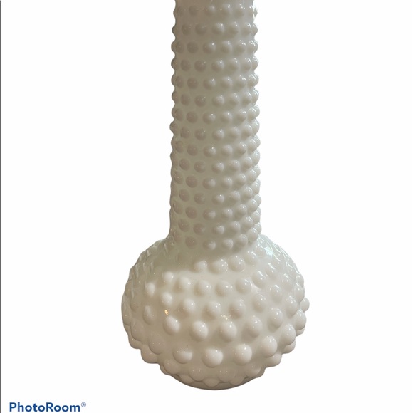 Vintage Brody Co White Milk Glass Vase. - Picture 4 of 5